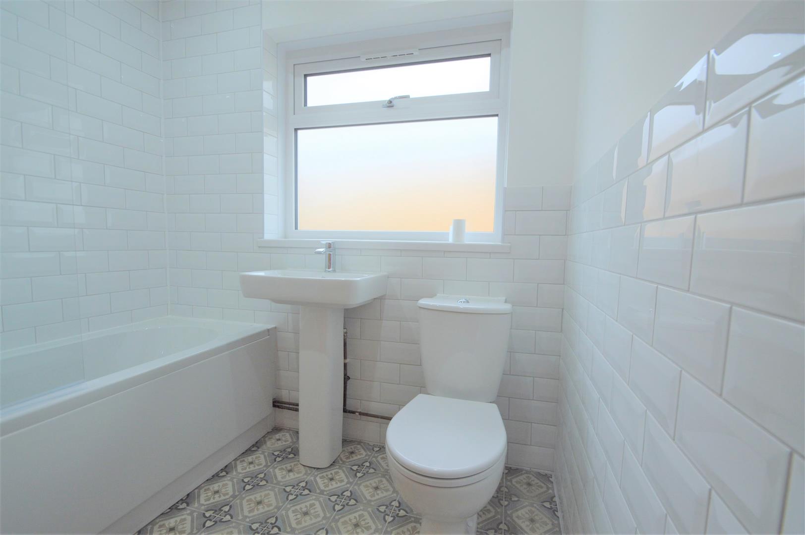 39 Woodlands Park, Kenfig Hill, Bridgend, CF33 6EB